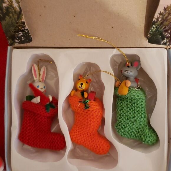 Vintage Lot of 8 Christmas Ornaments - Picture 6 of 6